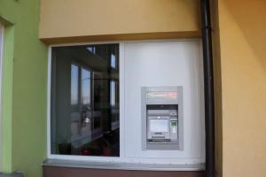 Bankomat v Hodonicích